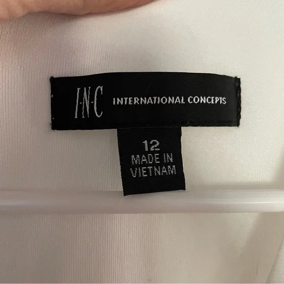 Women’s Dress - Picture 3 of 3